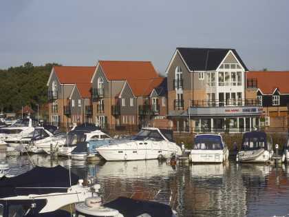 The Quays  Burton Waters  Lincolnshire - pic 3